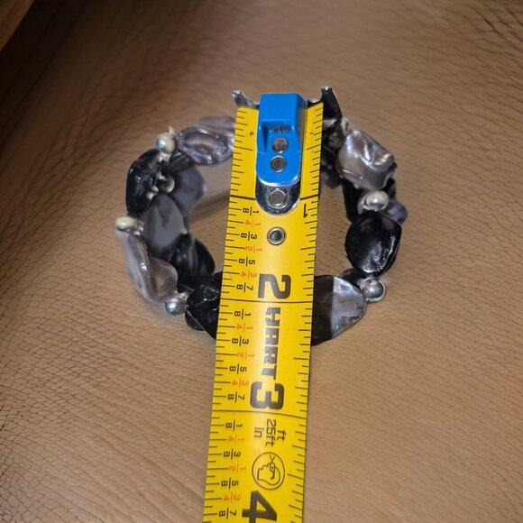 Shades of Grey Dark and Light Mother of Pearl Bracelet - Picture 3 of 5